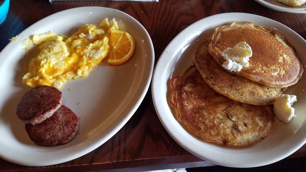 Cracker Barrel Old Country Store | restaurant | 1600 N 6th St, West Memphis, AR 72301, USA | 8707330469 OR +1 870-733-0469