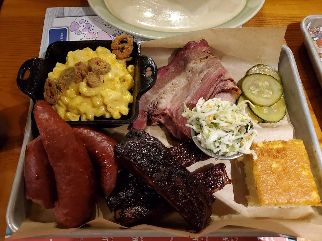 Camp Critter Bar & Grill | restaurant | 3575 US-31, Traverse City, MI 49684, USA | 2319413600 OR +1 231-941-3600