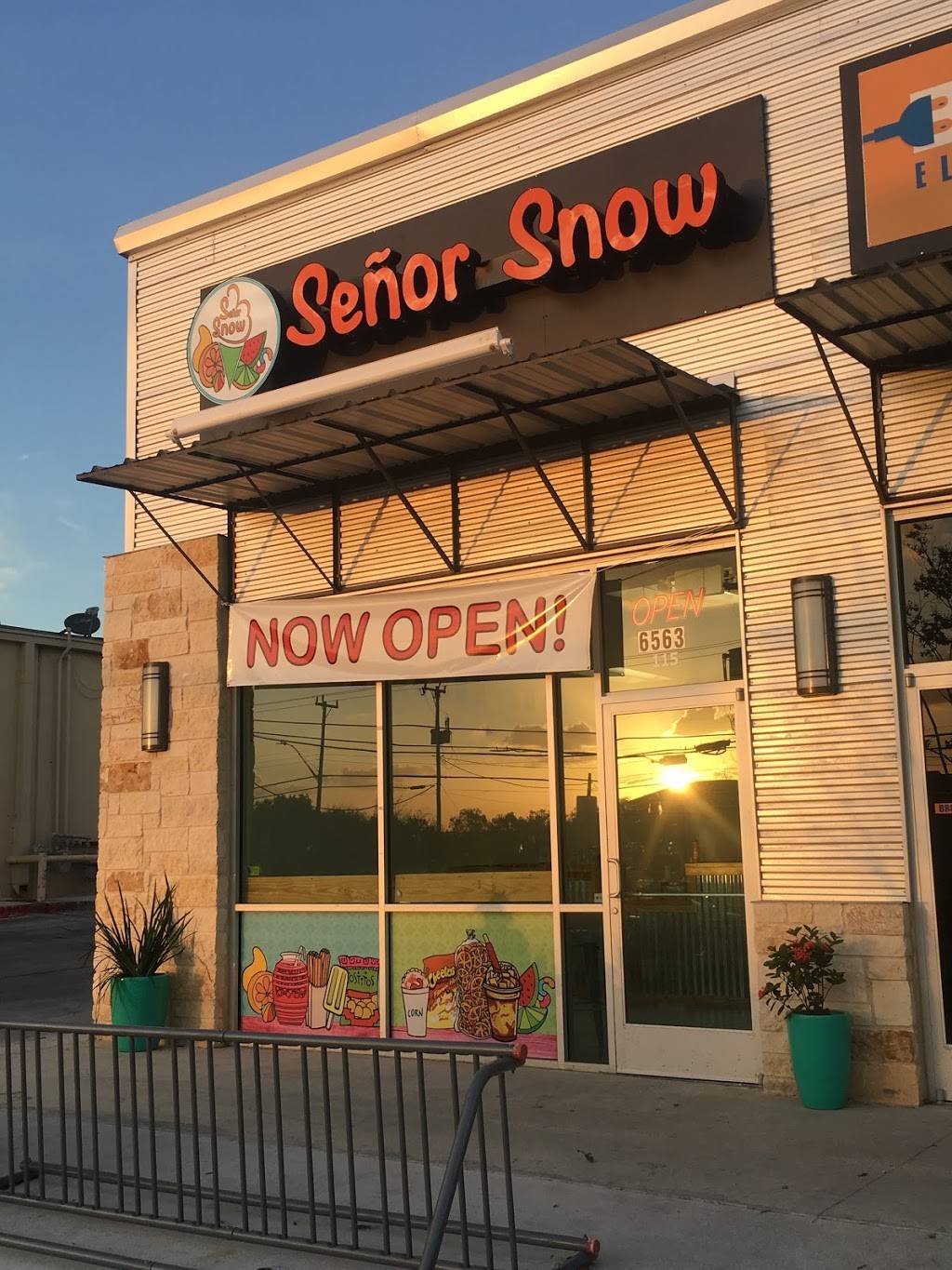 Señor Snow | meal takeaway | 6563 Babcock Rd Ste 115, San Antonio, TX 78249, USA | 2104639046 OR +1 210-463-9046
