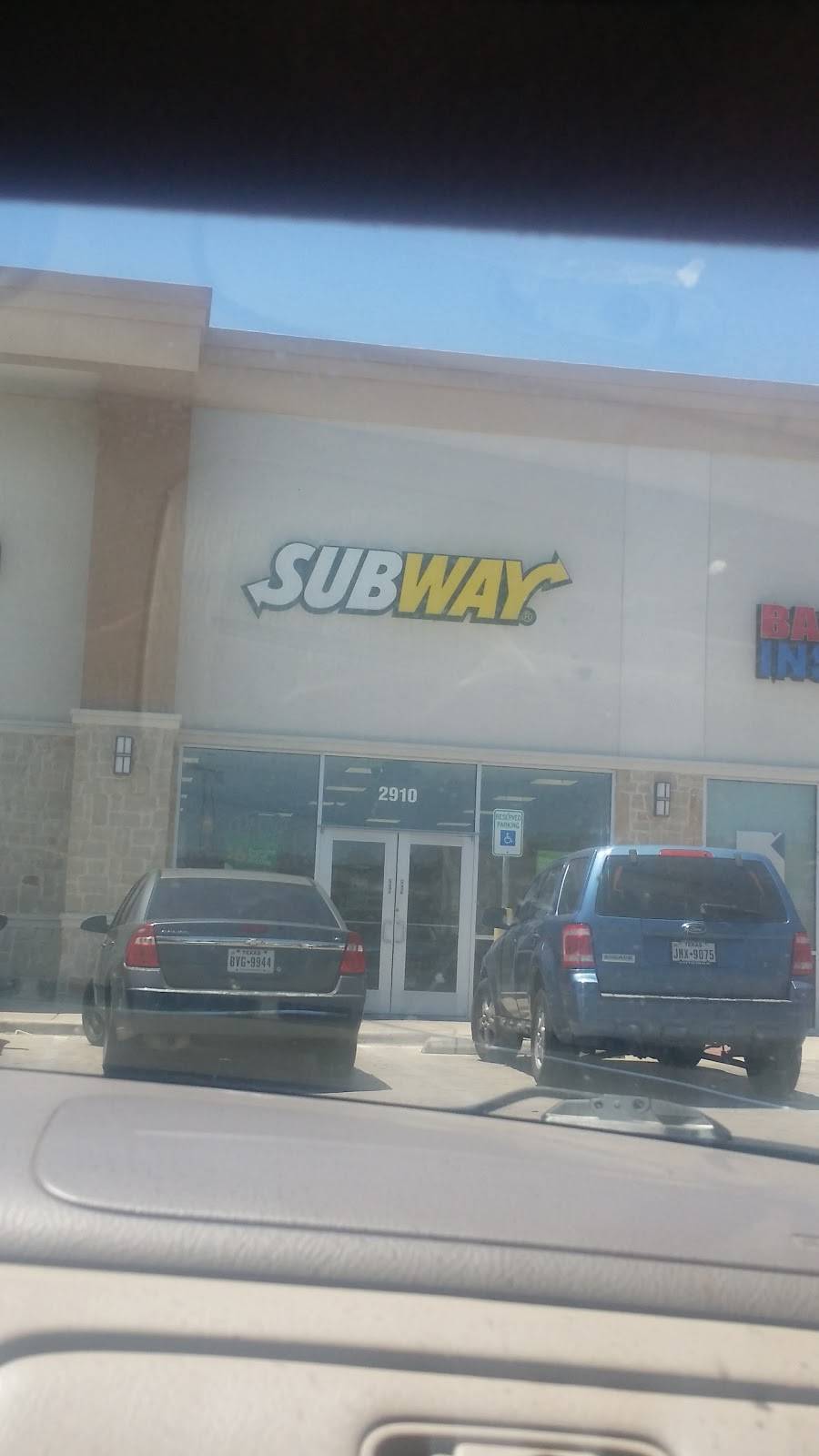 Subway Restaurants | restaurant | 2910 E Berry St, Fort Worth, TX 76105, USA | 8172383733 OR +1 817-238-3733