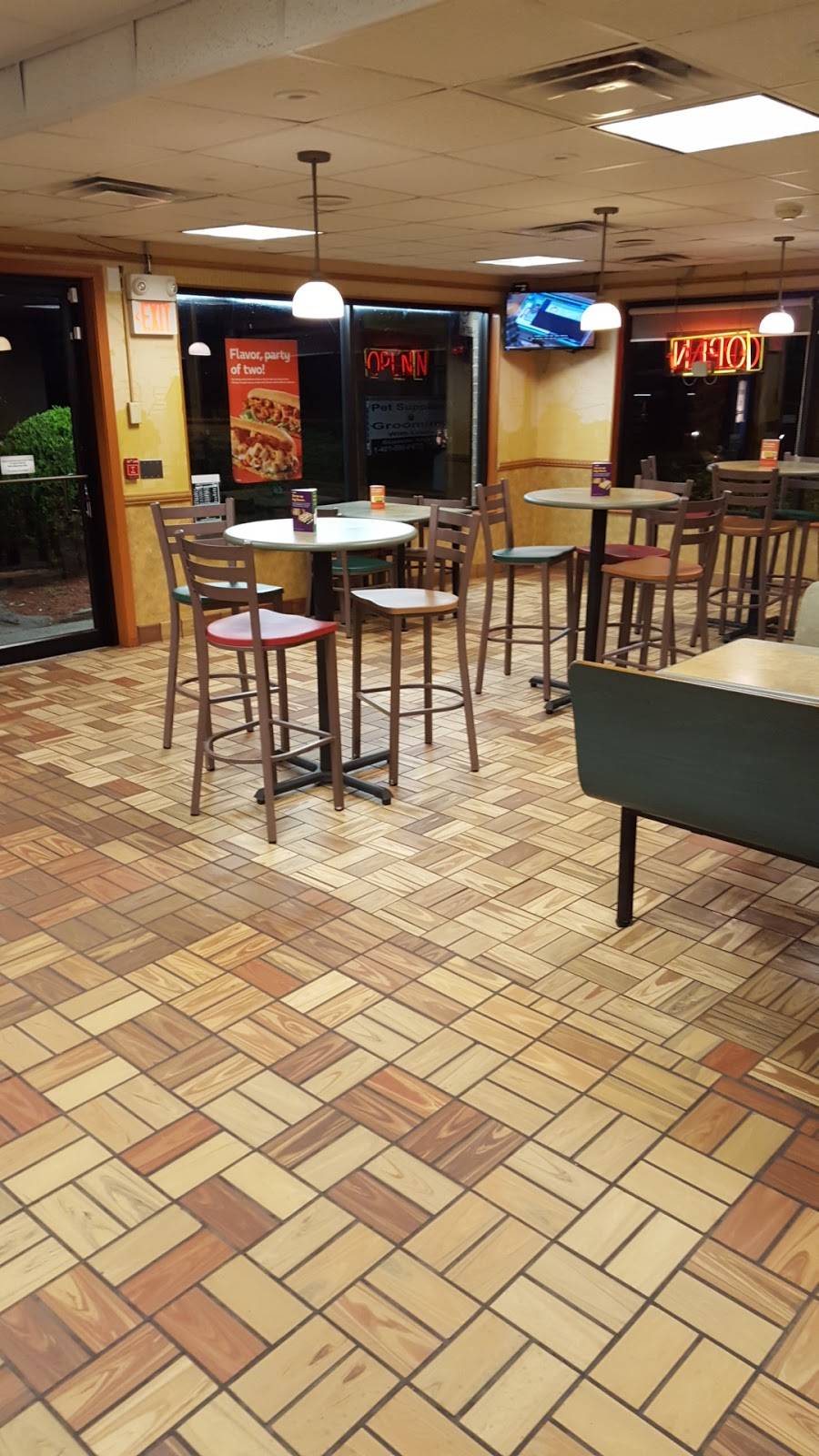 Subway | restaurant | 62 Franklin St, Westerly, RI 02891, USA | 4015969220 OR +1 401-596-9220