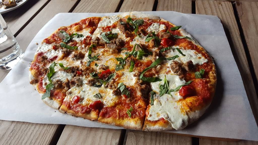 Vin 909 Winecafe | restaurant | 909 Bay Ridge Ave, Annapolis, MD 21403, USA | 4109901846 OR +1 410-990-1846