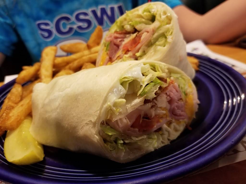 J W Filmores Family Restaurant | restaurant | 906 Spring St, Petoskey, MI 49770, USA | 2313487500 OR +1 231-348-7500