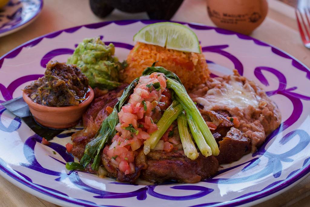 Caló Kitchen + Tequila | restaurant | 2191 Rosecrans Ave, El Segundo, CA 90245, USA | 4242692322 OR +1 424-269-2322