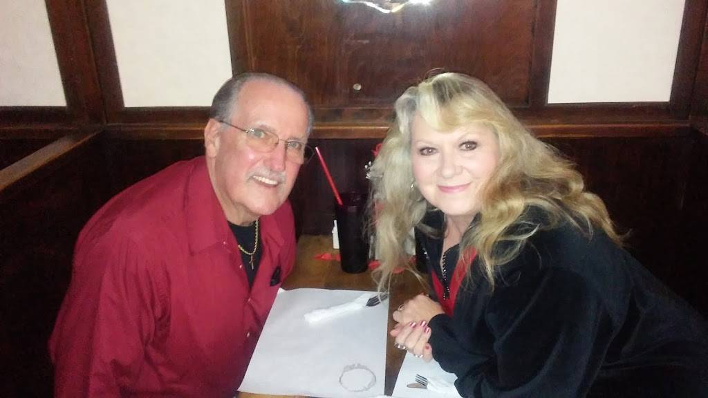 Andresens Cafe | restaurant | 215 E Broadway Blvd, Johnston City, IL 62951, USA | 6189838497 OR +1 618-983-8497