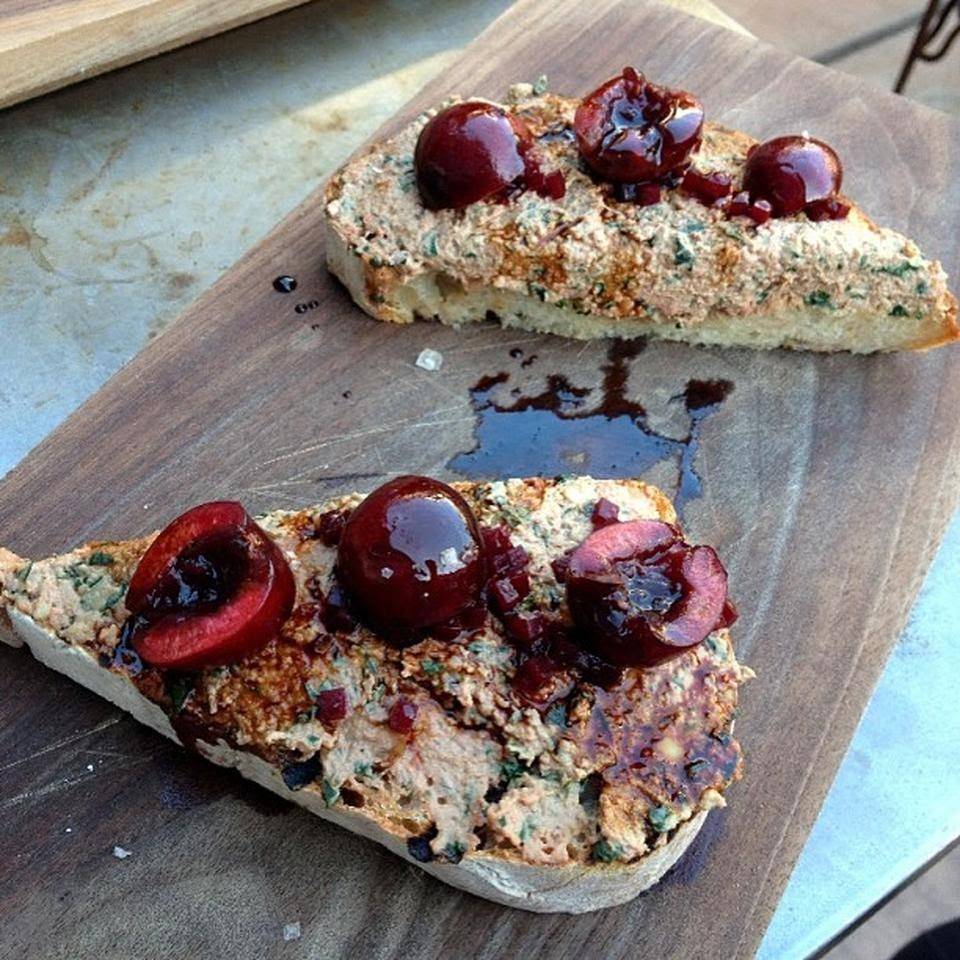 Flores + Sons | restaurant | 2024 Sawtelle Blvd, Los Angeles, CA 90025, USA | 4242736469 OR +1 424-273-6469