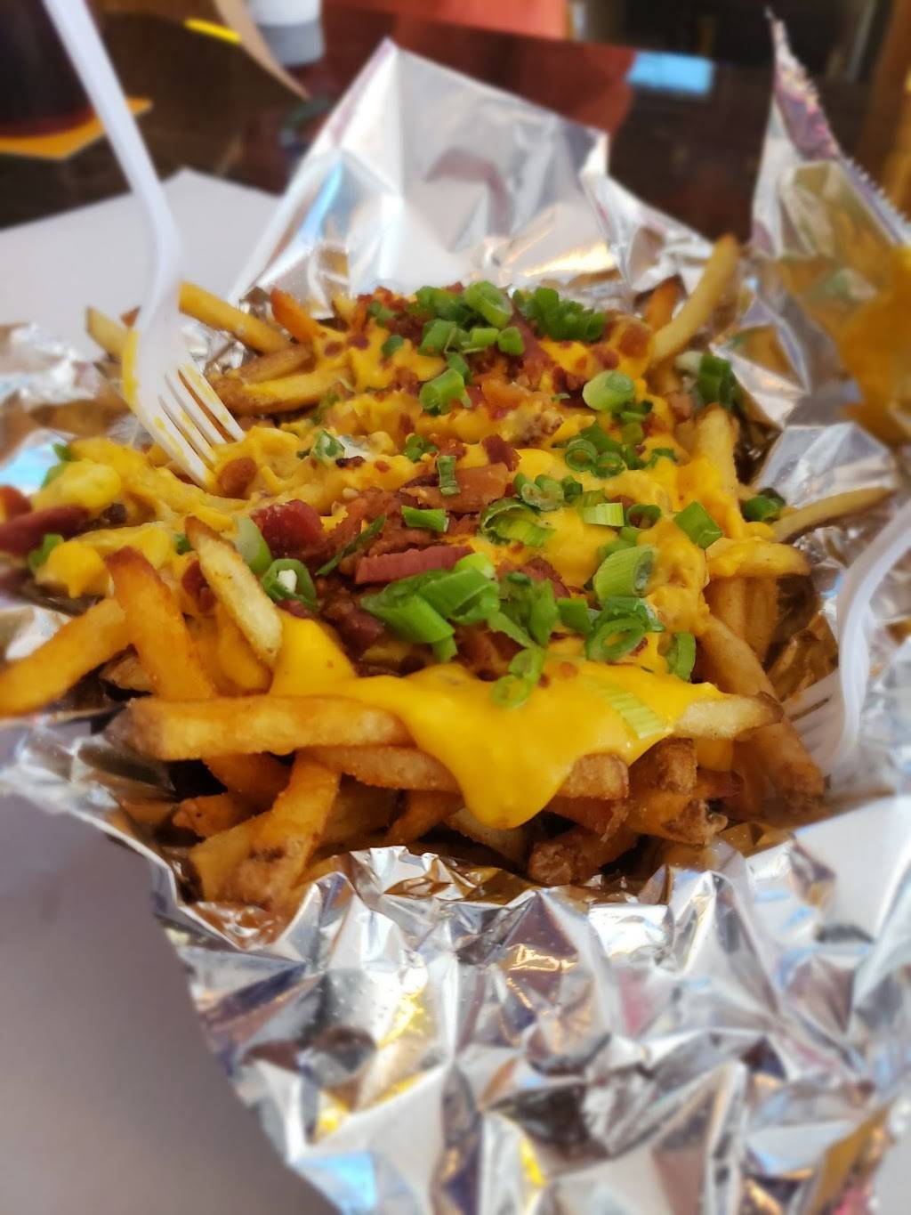 Fat Dans | restaurant | 221 E Kirkwood Ave, Bloomington, IN 47408, USA | 8122877944 OR +1 812-287-7944