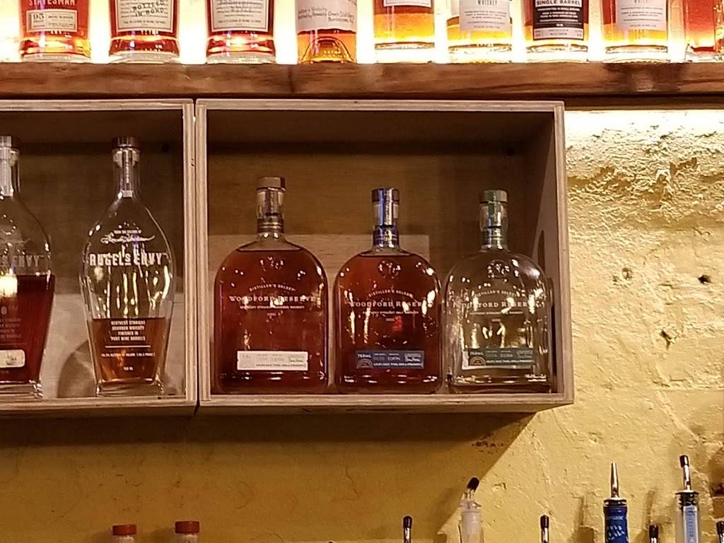 Belle Tavern | restaurant | 117 Barboro Alley, Memphis, TN 38103, USA | 9012496580 OR +1 901-249-6580