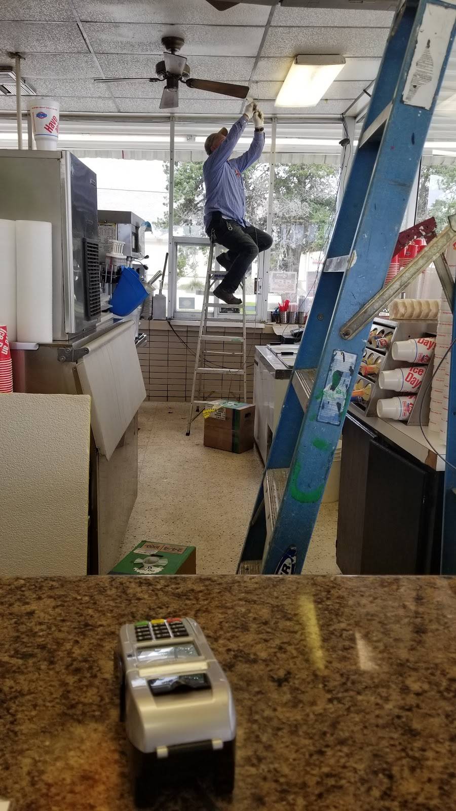 Dairy Queen Store | restaurant | 719 N Mechanic St, El Campo, TX 77437, USA | 9795436803 OR +1 979-543-6803