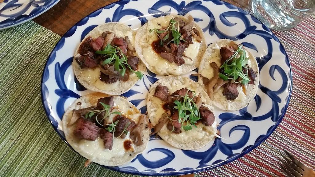 El ZunZún | restaurant | 4105 Crosshaven Dr, Vestavia Hills, AL 35243, USA | 2057917711 OR +1 205-791-7711