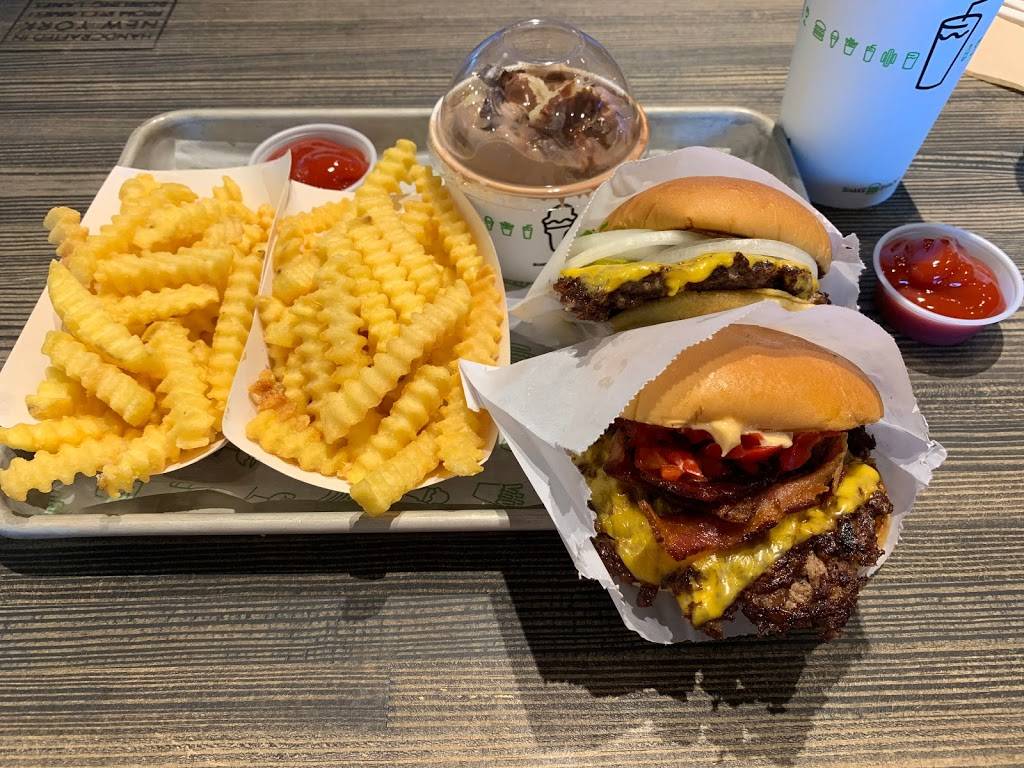 Shake Shack | restaurant | 6603 France Ave S, Edina, MN 55435, USA | 6123891151 OR +1 612-389-1151