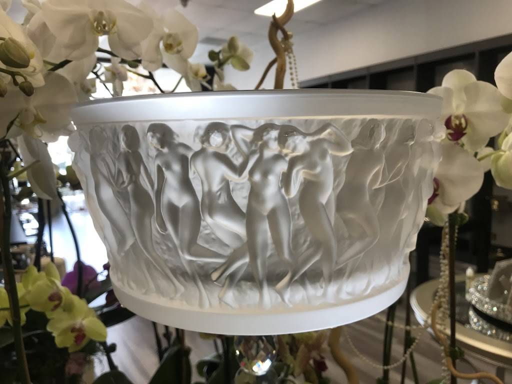 NUR BOUTIQUE | shopping mall | 11132 Balboa Blvd, Granada Hills, CA 91344, USA | 8184357777 OR +1 818-435-7777