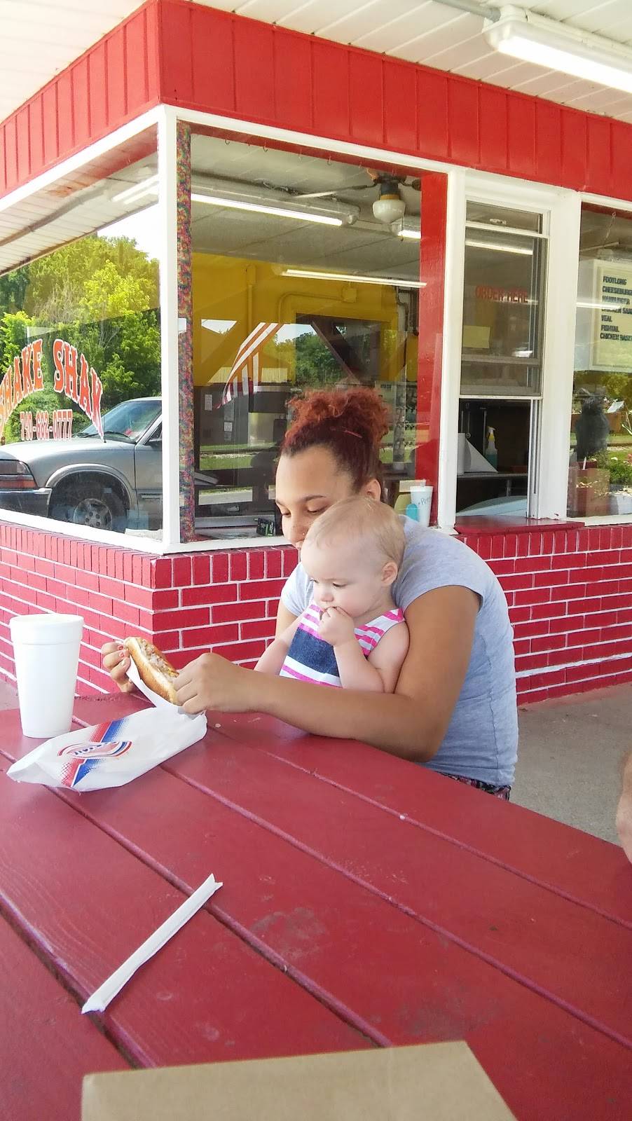 Kalis Shake Shak | restaurant | 415 Front St, Oak Hill, OH 45656, USA | 7406820777 OR +1 740-682-0777