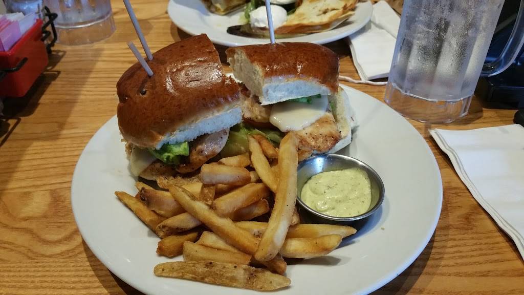 Chilis Grill & Bar | meal takeaway | 6550 Colonnade Ave, Melbourne, FL 32940, USA | 3216396881 OR +1 321-639-6881