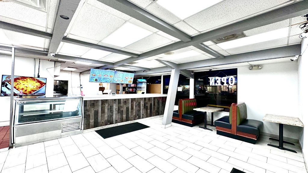 Southern Style Chicken & Waffle | restaurant | 6711 Marlboro Pike, District Heights, MD 20747, USA | 3018354477 OR +1 301-835-4477