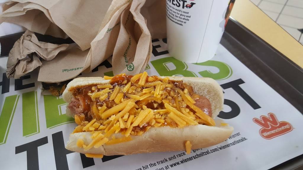 Wienerschnitzel | restaurant | 250 E Lambert Rd, Brea, CA 92821, USA | 7145299211 OR +1 714-529-9211