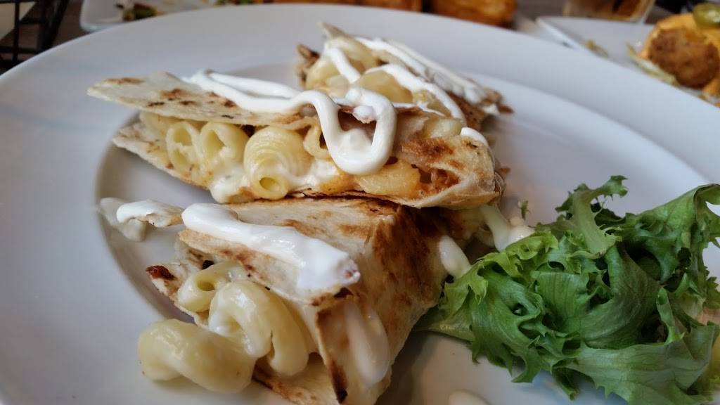 Dive Bar & Grille | restaurant | 2132 E Carson St, Pittsburgh, PA 15203, USA | 4124812969 OR +1 412-481-2969