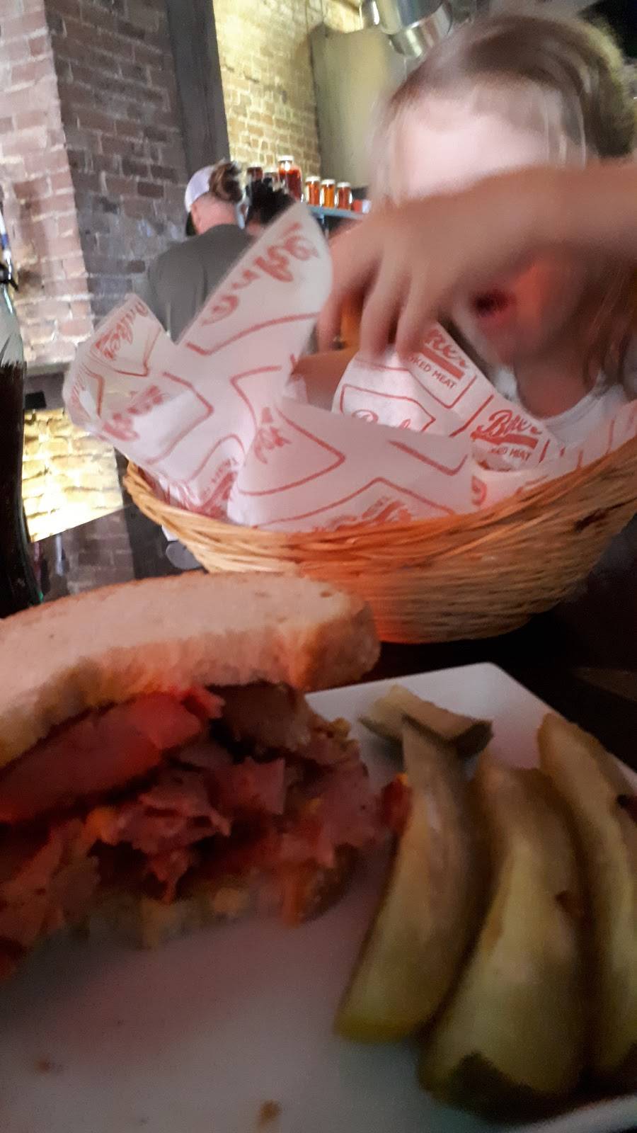 Baker Smoked Meat | restaurant | 157 Rue Richelieu, Saint-Jean-sur-Richelieu, QC J3B 6X7, Canada | 4503466226 OR +1 450-346-6226