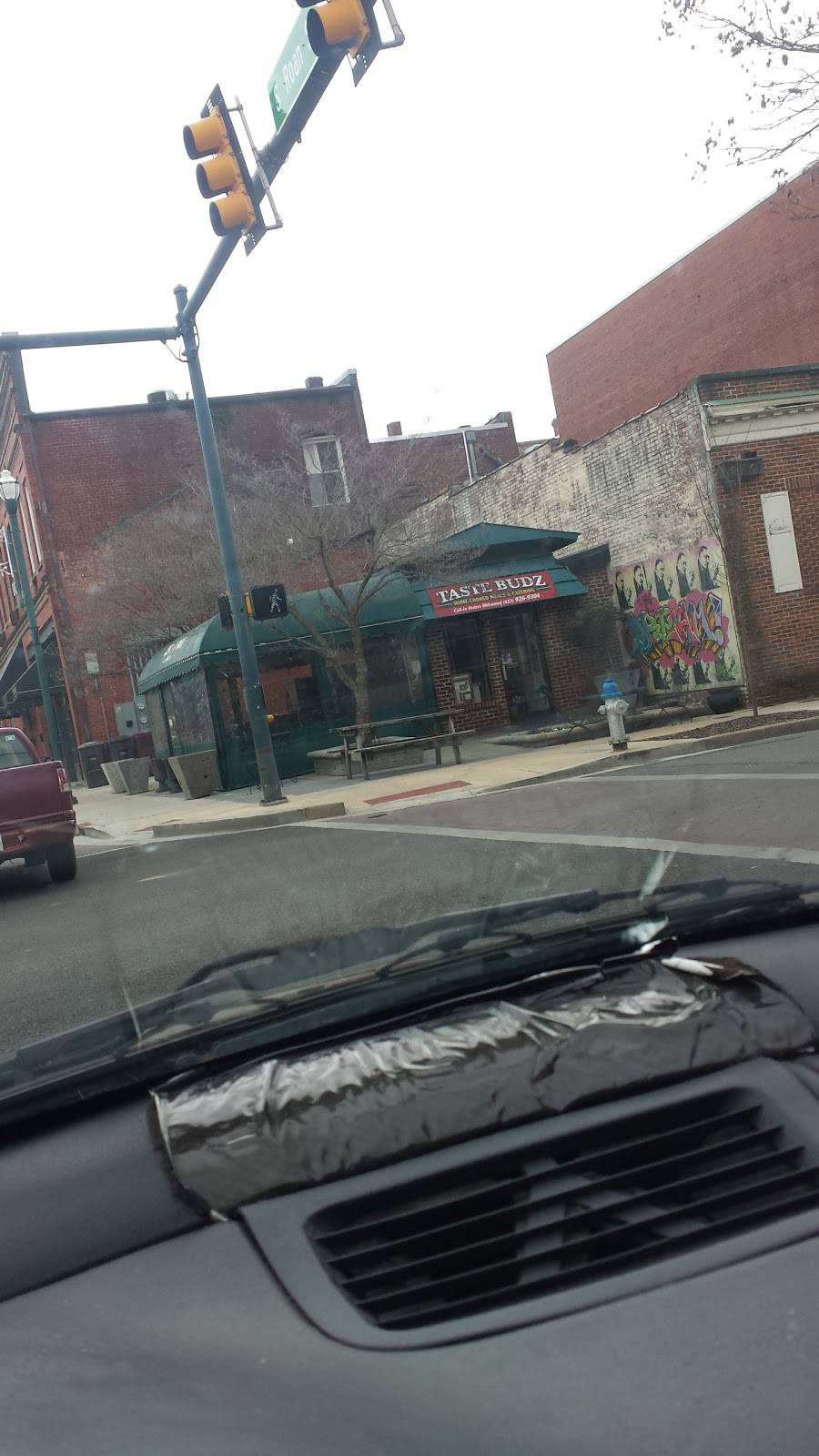 Taste Budz | restaurant | 300 S Roan St, Johnson City, TN 37601, USA | 4239269304 OR +1 423-926-9304