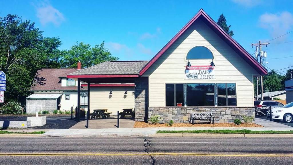 Treat Depot | restaurant | 609 River St, Spooner, WI 54801, USA | 7159391777 OR +1 715-939-1777