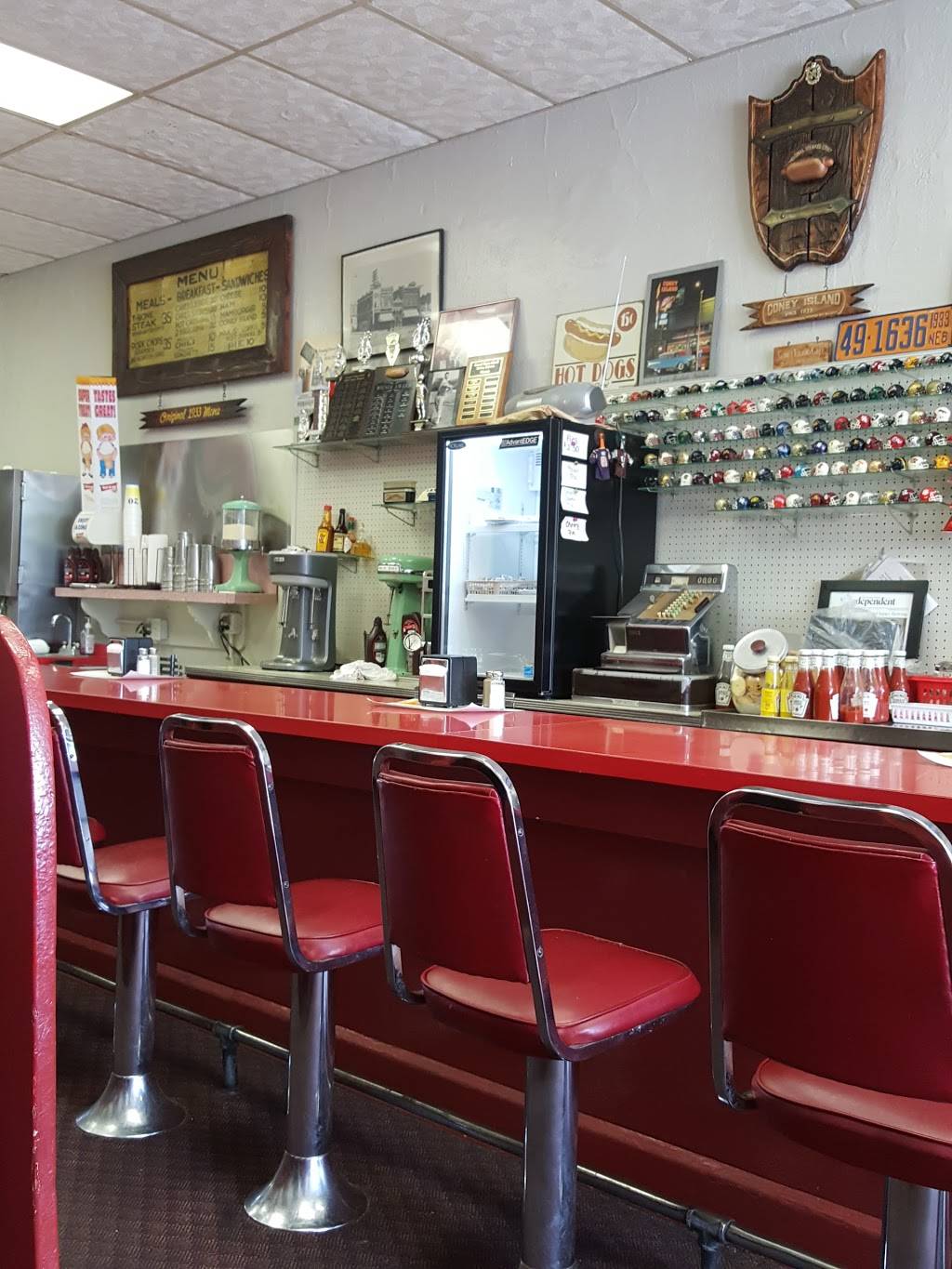 Coney Island Lunch Room | restaurant | 104 E 3rd St, Grand Island, NE 68801, USA | 3083827155 OR +1 308-382-7155