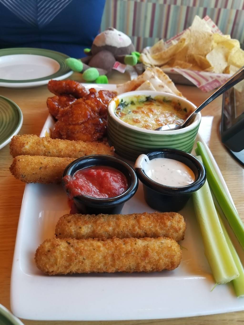 Applebees Grill + Bar | restaurant | 3060 N Naglee Rd, Tracy, CA 95304, USA | 2098340360 OR +1 209-834-0360