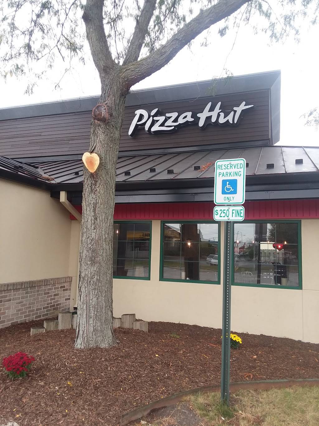 Pizza Hut | restaurant | 150 W Roosevelt Rd, West Chicago, IL 60185, USA | 6302933700 OR +1 630-293-3700
