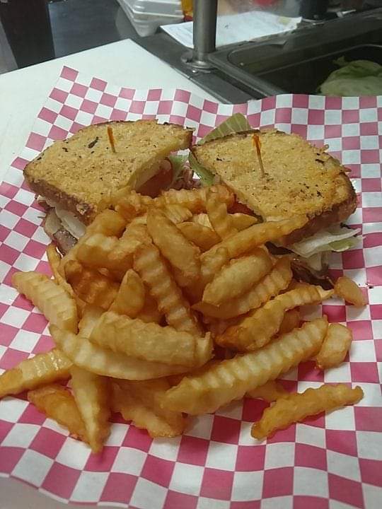 Mommas Diner | restaurant | 3015 W 28th Ave, Pine Bluff, AR 71603, USA | 8705340033 OR +1 870-534-0033