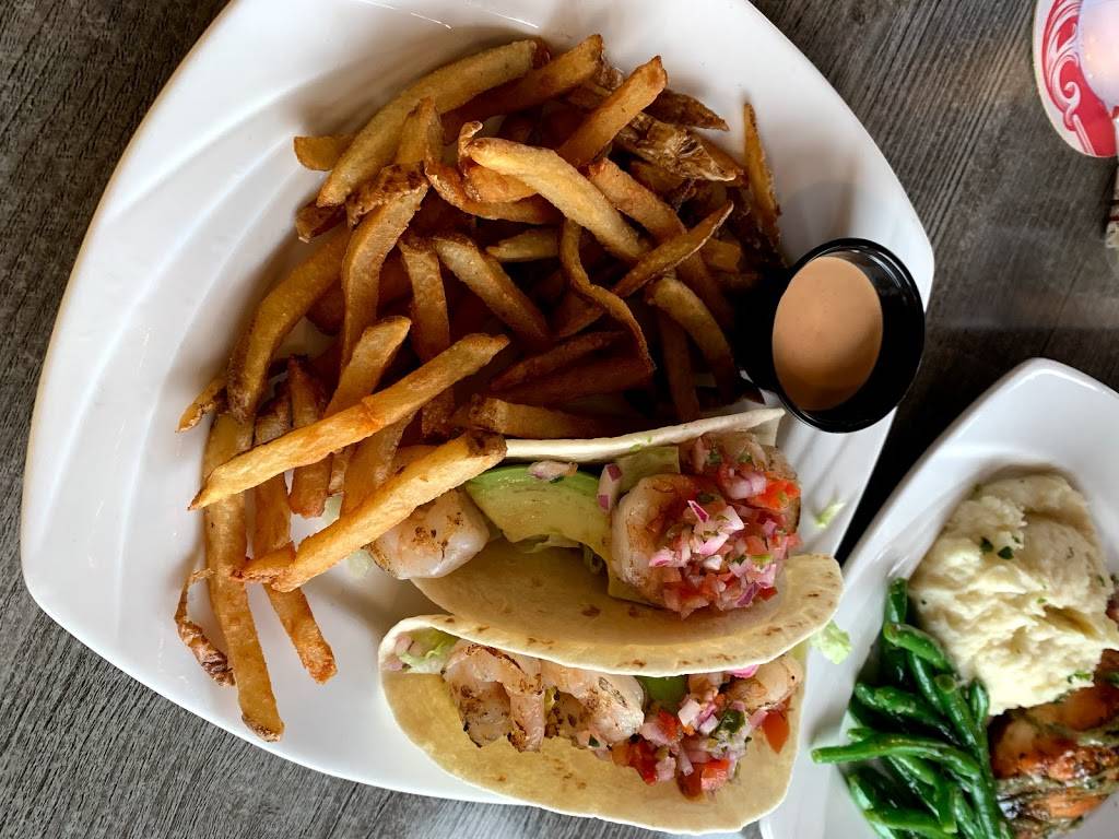 Rockys Aqua | restaurant | 34 Riverside Dr, Clinton, CT 06413, USA | 8606643788 OR +1 860-664-3788