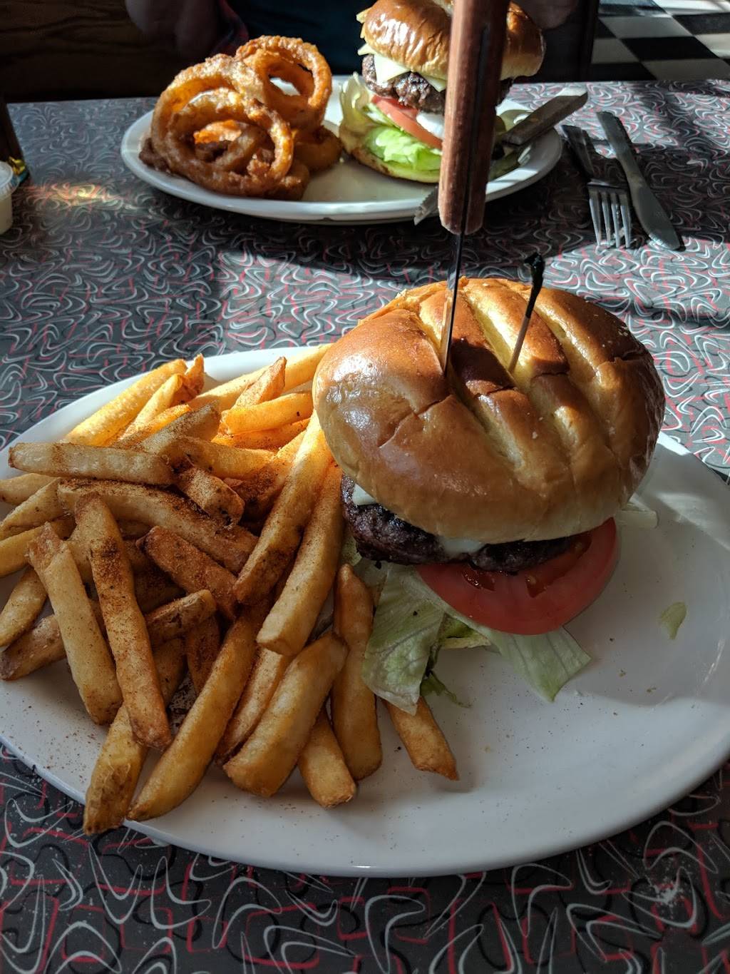 Red Arrow Diner | bakery | 63 Union Square, Milford, NH 03055, USA | 6032499222 OR +1 603-249-9222