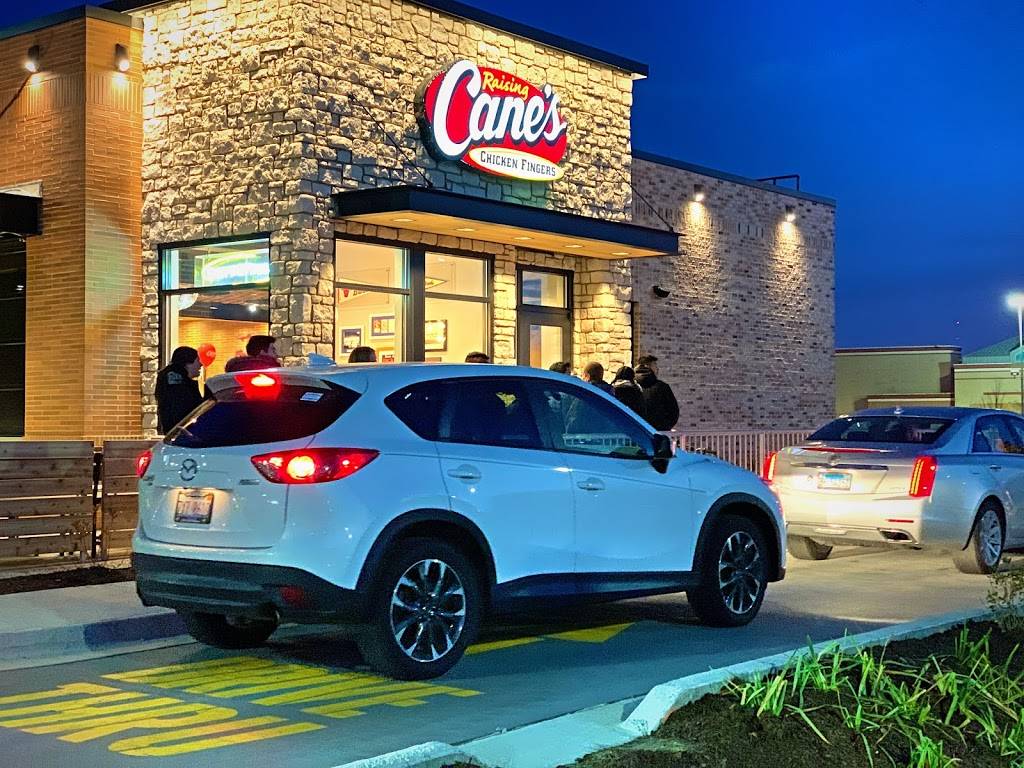 Raising Canes Chicken Fingers | meal takeaway | 1205 E Higgins Rd, Schaumburg, IL 60173, USA | 8472402078 OR +1 847-240-2078