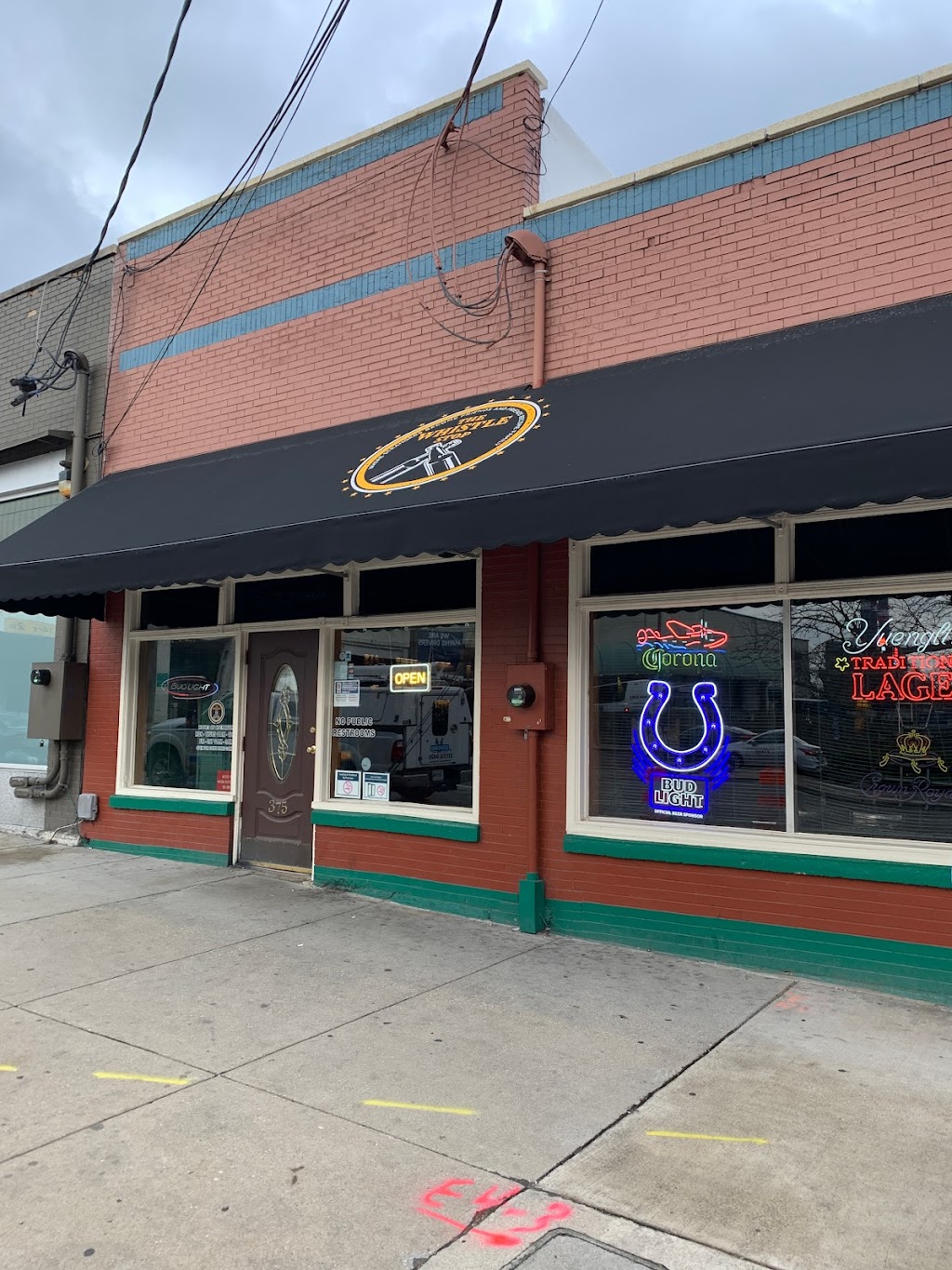 The Whistle Stop Inn | restaurant | 375 Illinois St, Indianapolis, IN 46225, USA | 3176026334 OR +1 317-602-6334