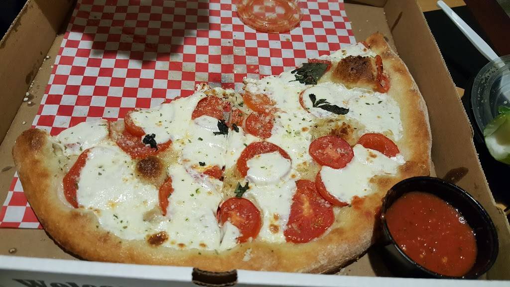 Tomasinos Pizza III | restaurant | 920 International Pkwy #1016, Lake Mary, FL 32746, USA | 4073337499 OR +1 407-333-7499