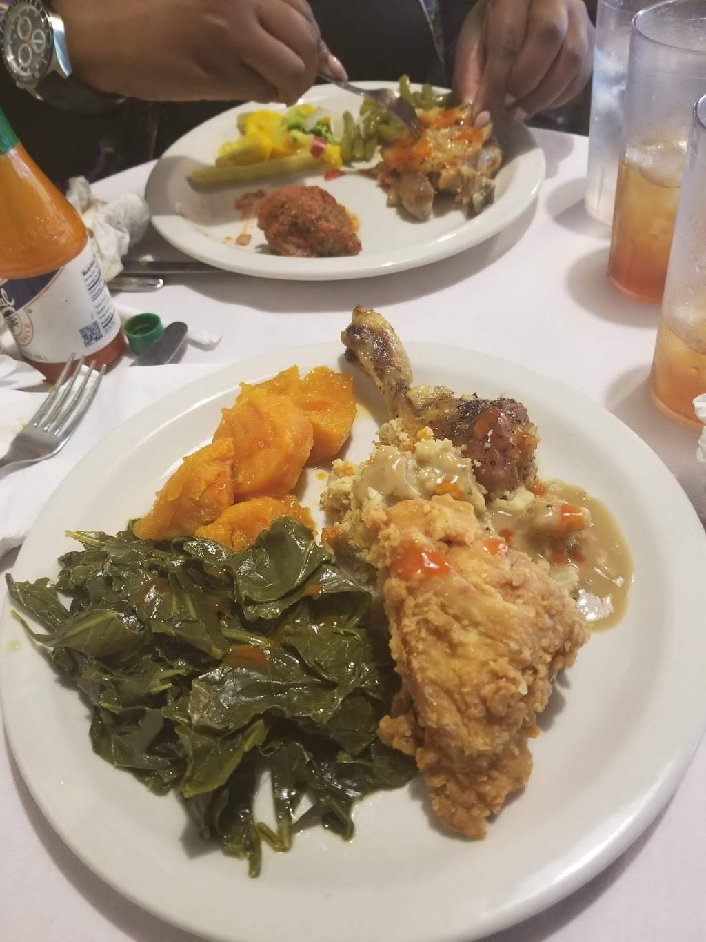 Gay Hawk Restaurant | restaurant | 685 S Danny Thomas Blvd, Memphis, TN 38126, USA | 9019471464 OR +1 901-947-1464