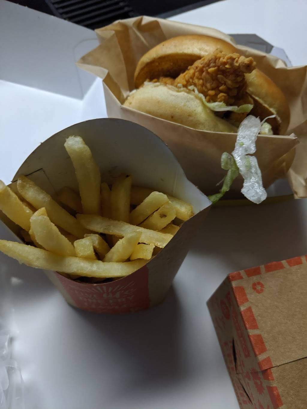 Pollo Campero | restaurant | 1350 W Patrick St, Frederick, MD 21703, USA | 3016316821 OR +1 301-631-6821