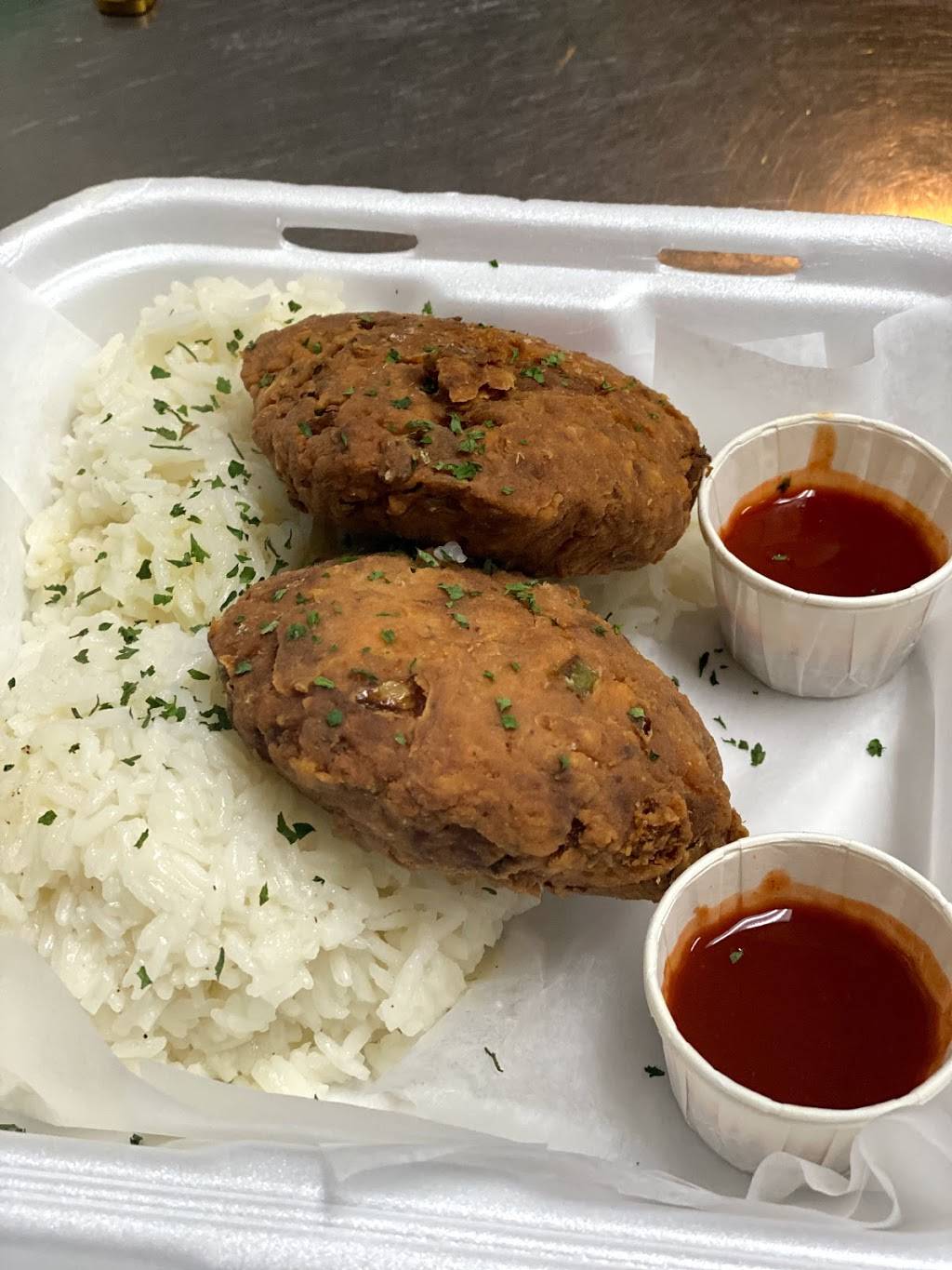 Balenci Bar and Grill | restaurant | 15655 US-395, Victorville, CA 92394, USA | 4422955612 OR +1 442-295-5612