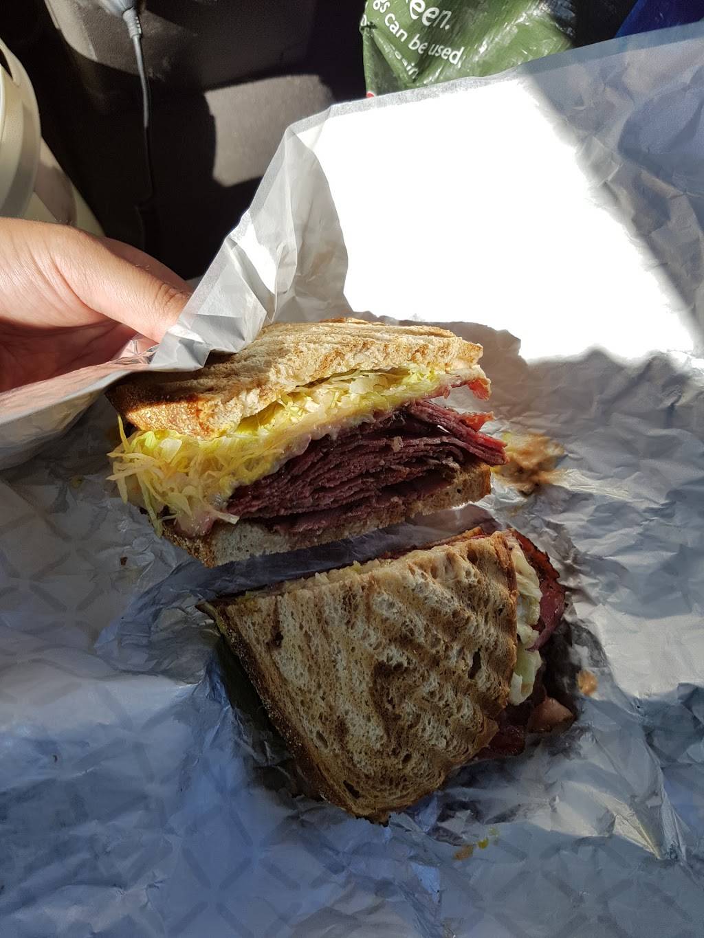 East Meats West Halal | restaurant | 2399 Cawthra Rd, Mississauga, ON L5A 2W9, Canada | 9052790361 OR +1 905-279-0361