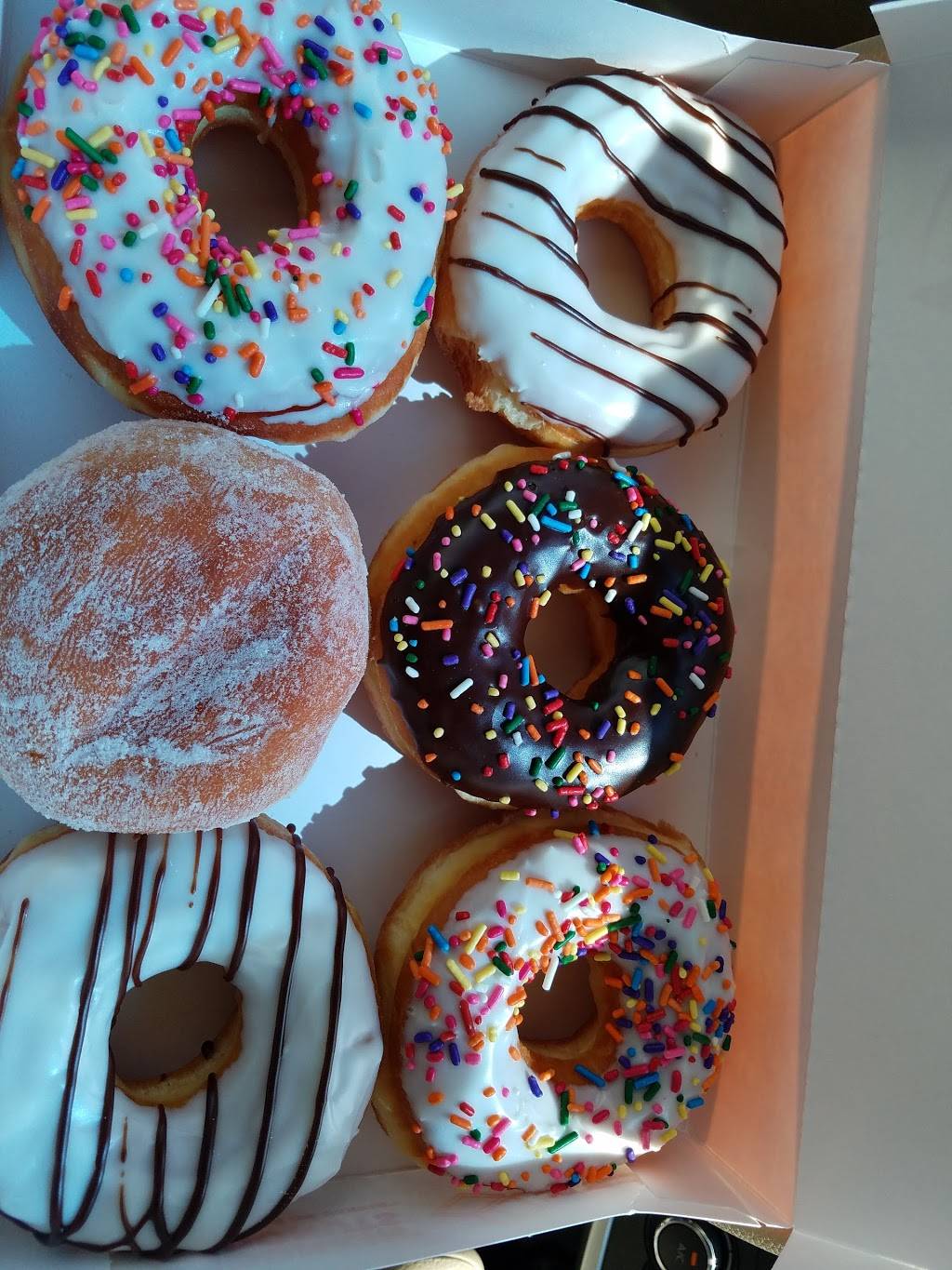 Dunkin | bakery | 2091 Griffin Rd, Dania Beach, FL 33312, USA | 9549818784 OR +1 954-981-8784