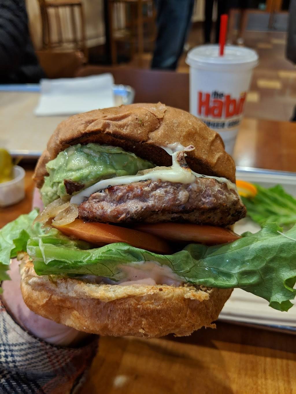 The Habit Burger Grill | restaurant | 3890 La Cumbre Plaza Ln, Santa Barbara, CA 93105, USA | 8056875200 OR +1 805-687-5200