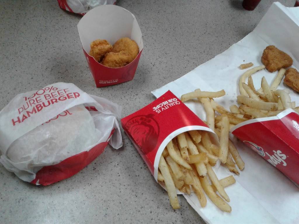 Wendys | restaurant | 39 Days Inn Dr, Kuttawa, KY 42055, USA | 2703880373 OR +1 270-388-0373