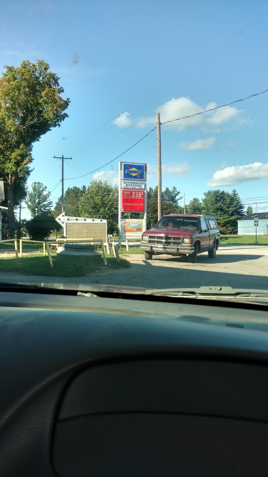 Riverside Station | meal takeaway | 20009 30th Ave, Barryton, MI 49305, USA | 9893827392 OR +1 989-382-7392