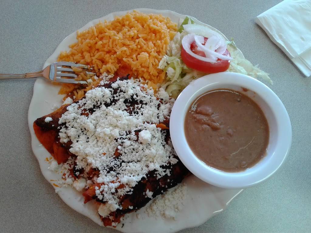 Tres Arbolitos | restaurant | 3212 Falls Dr, Dallas, TX 75211, USA | 2144672399 OR +1 214-467-2399