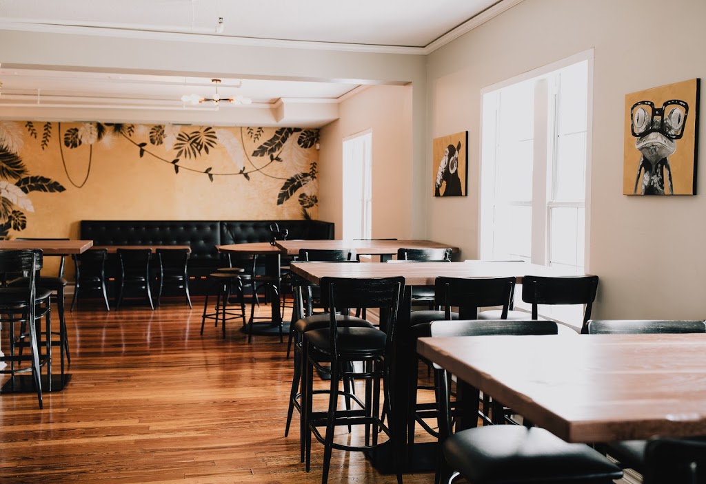 The Funky Monkey | restaurant | 411 N Donnelly St suite 212, Mt Dora, FL 32757, USA | 3527203279 OR +1 352-720-3279