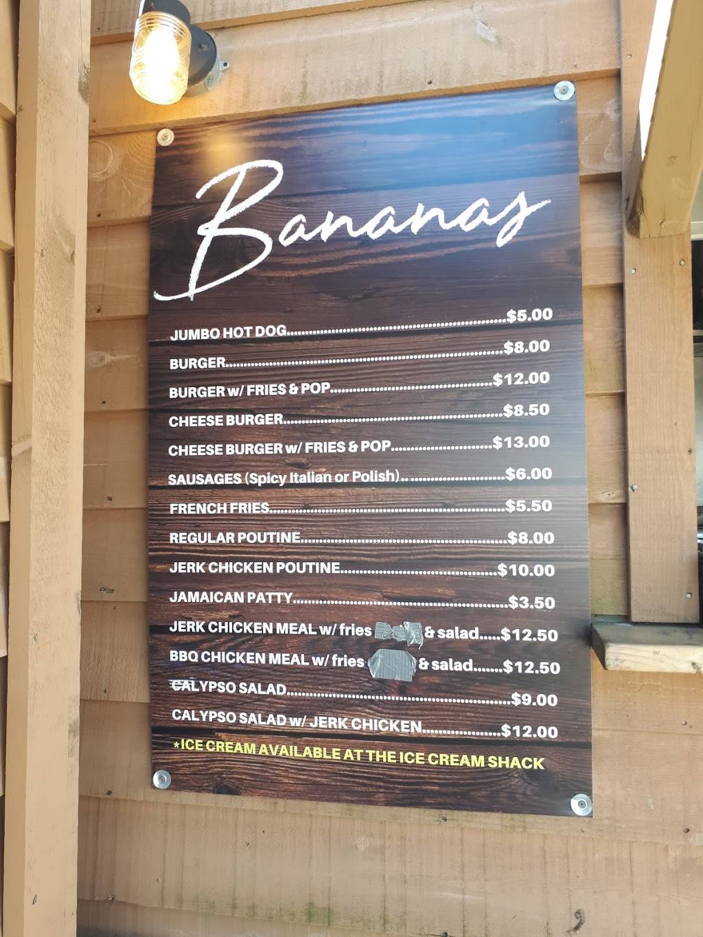 Bananas Beach Grill & Rum Shack | restaurant | 795 Trim Rd, Orléans, ON K4A 3P4, Canada | 6136003072 OR +1 613-600-3072