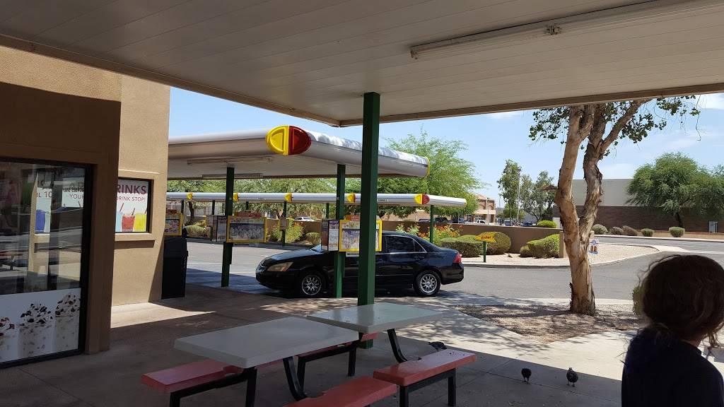 Sonic Drive-In | restaurant | 7440 S Jesse Owens Pkwy, Phoenix, AZ 85040, USA | 6022686904 OR +1 602-268-6904