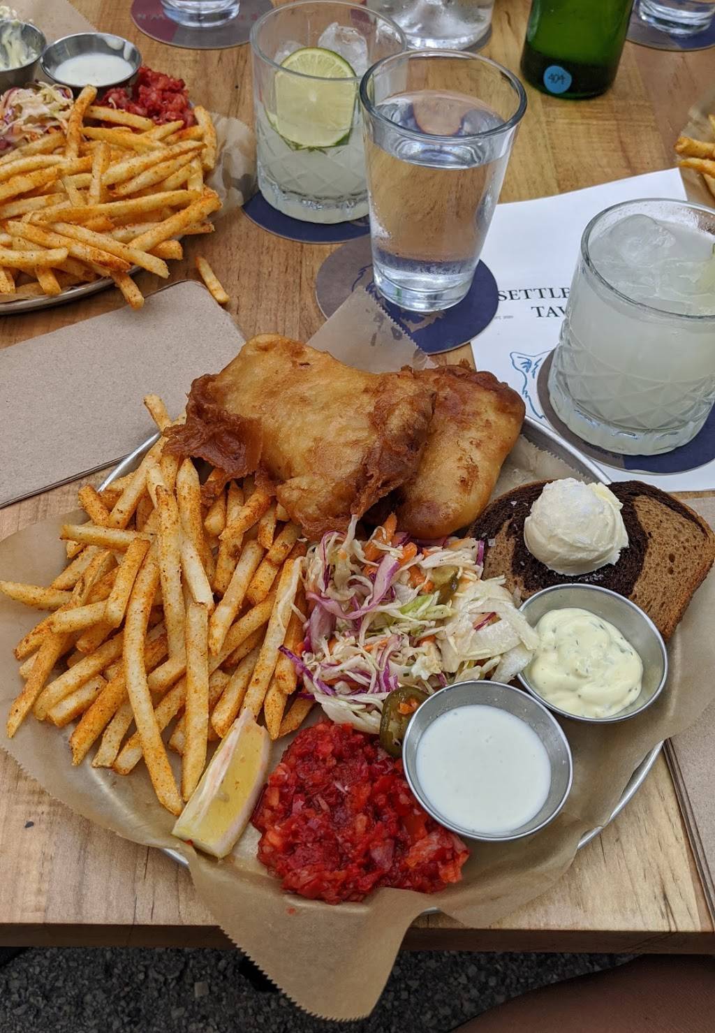 Settle Down Tavern | restaurant | 117 S Pinckney St, Madison, WI 53703, USA | 6084426335 OR +1 608-442-6335