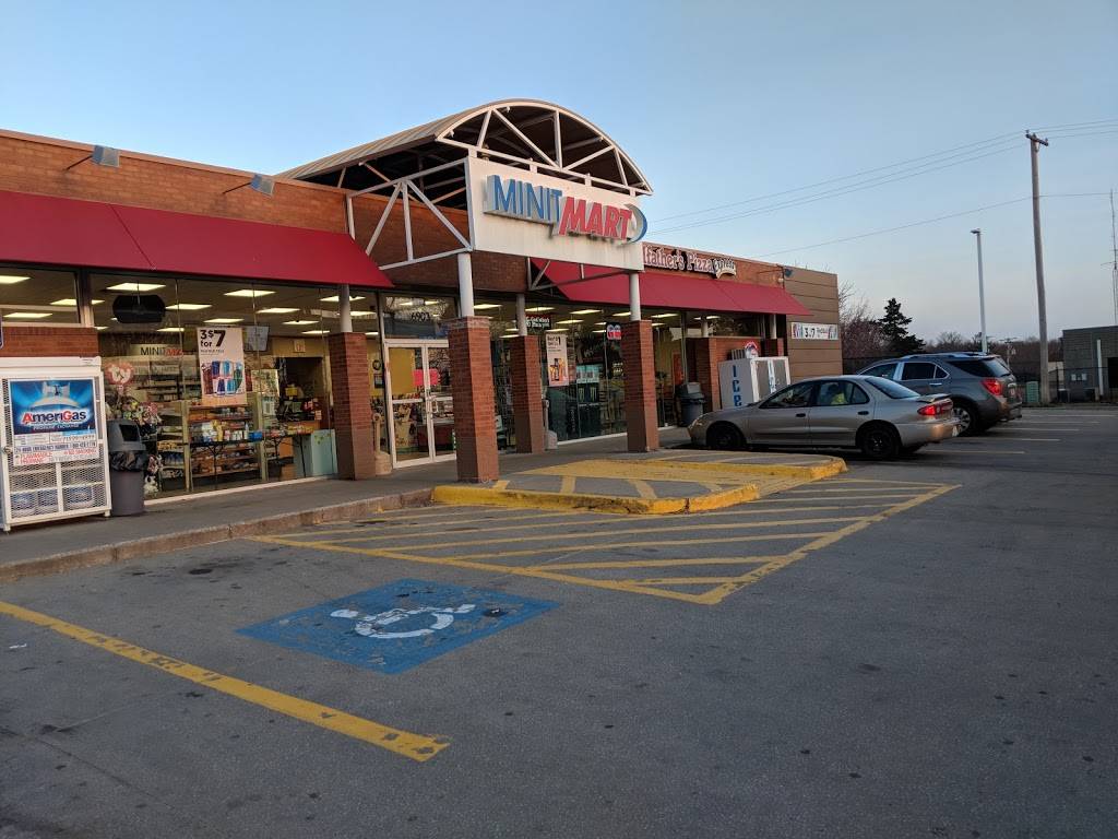 Godfathers Pizza Express | meal takeaway | 6903 Blue Ridge Blvd, Raytown, MO 64133, USA | 8163588262 OR +1 816-358-8262