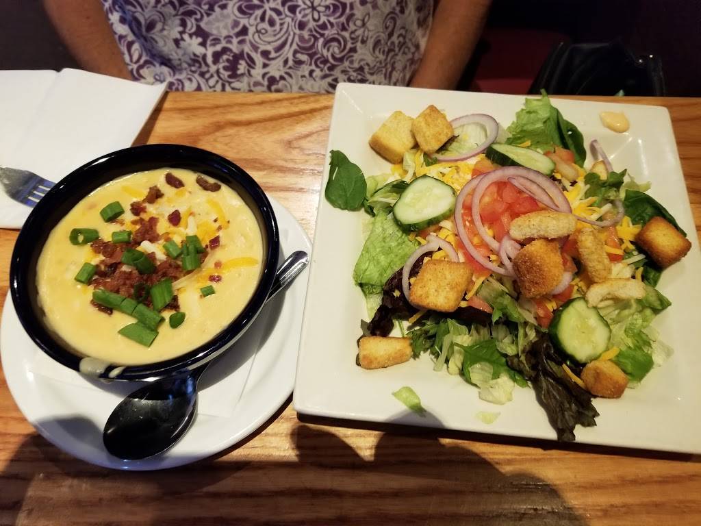 Chilis Grill & Bar | meal takeaway | 1908 E 20th St, Chico, CA 95928, USA | 5303451687 OR +1 530-345-1687