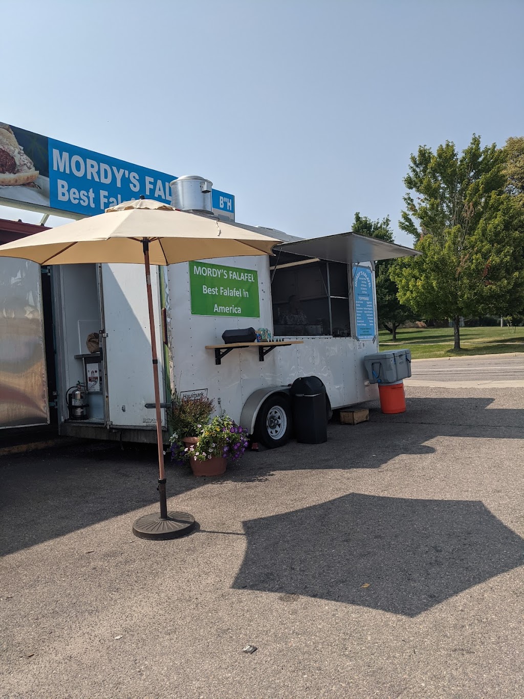 Mordys Falafel | restaurant | 701 S Monaco Pkwy, Denver, CO 80224, United States | 7203128961 OR +1 720-312-8961