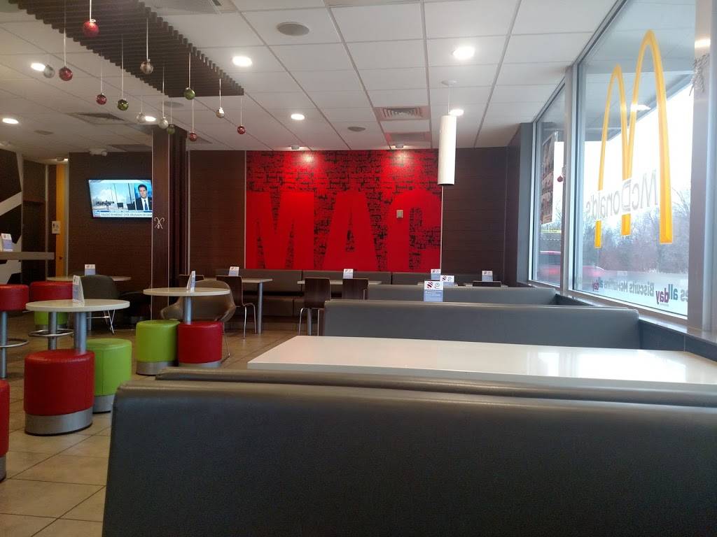 McDonalds | cafe | 115 W Chicago St, Jonesville, MI 49250, USA | 5178492005 OR +1 517-849-2005